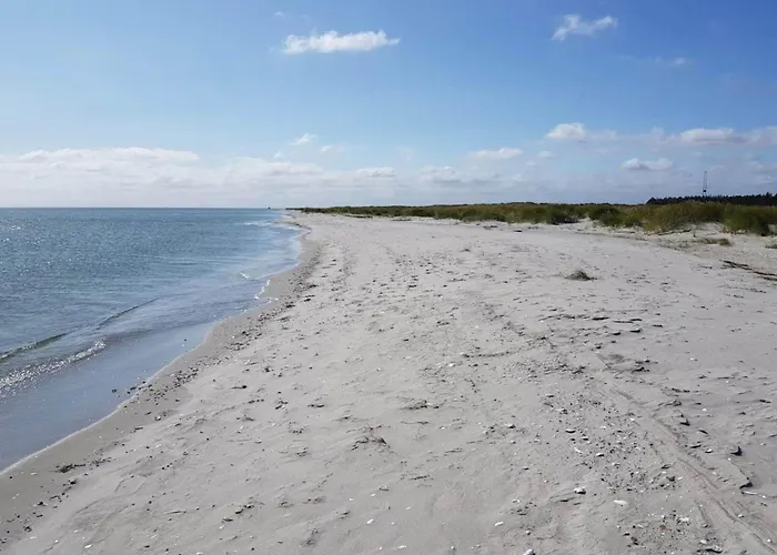 4 Person In Hals-by Traum *